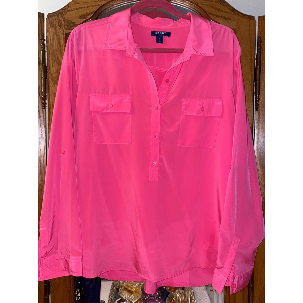 Old Navy Fusha Button up
